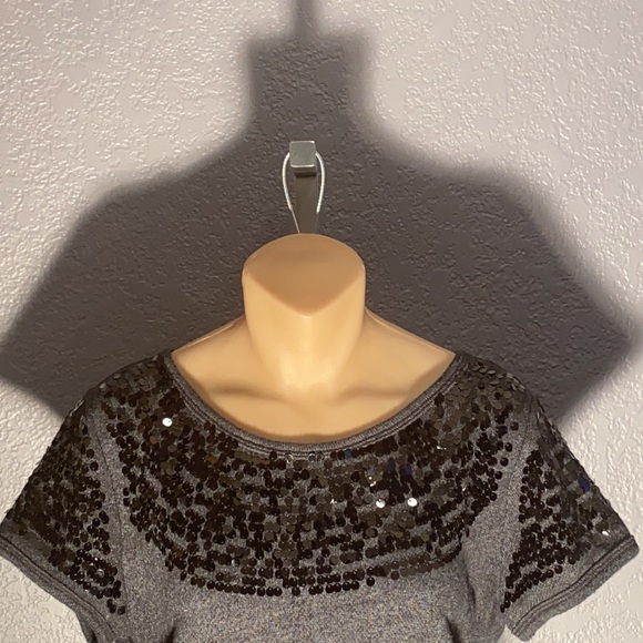 AERIE - grey short slv sweater w black sequins around the neck & shoulders - M - Picture 3 of 16